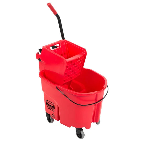 RUBBERMAID CUBO ROJO