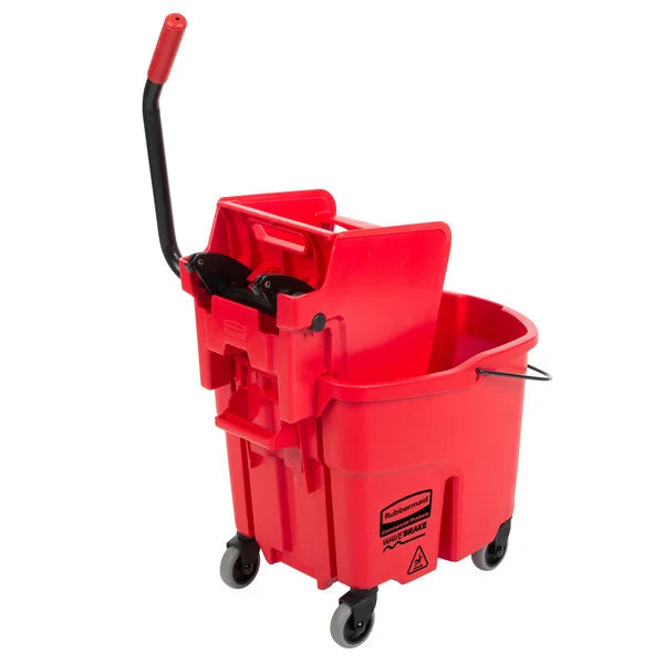 RUBBERMAID CUBO ROJO